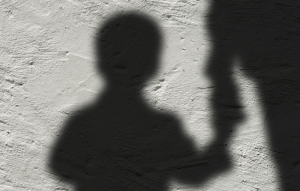 PUKOVNIK UHAPŠEN ZBOG PEDOFILIJE! Seksualni skandal potresa Apenine! 