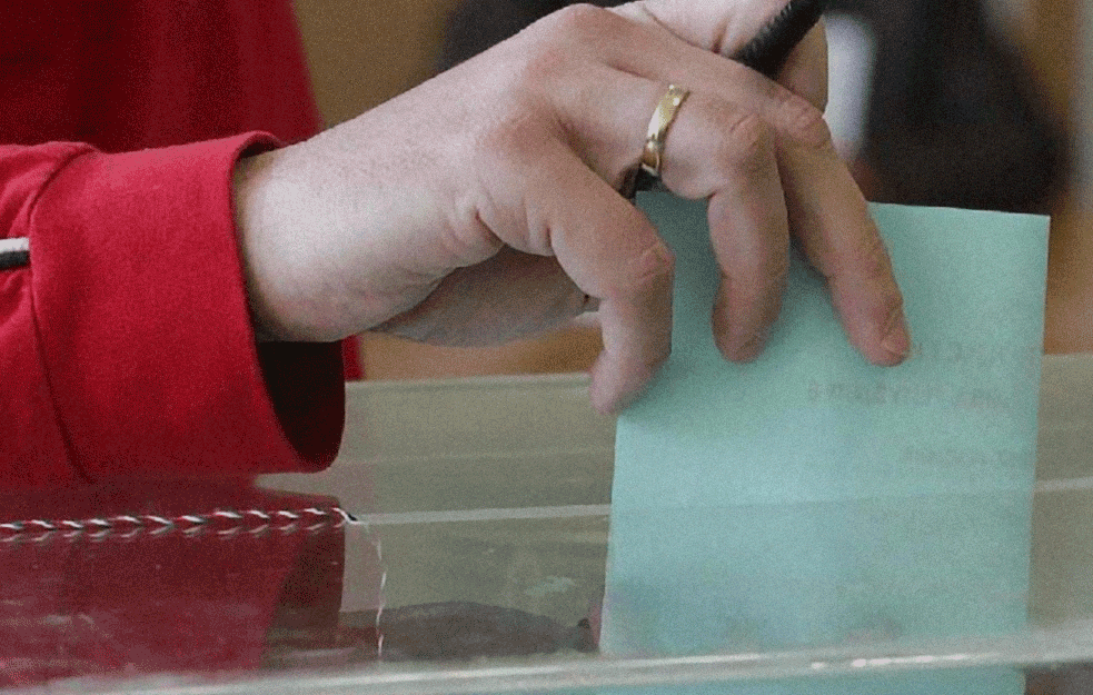 <span style='color:red;'><b>LOKALNI IZBORI</b></span> u Kosjeriću, Zaječaru i Preševu: 50.000 građana bira svoje predstavnike!  



