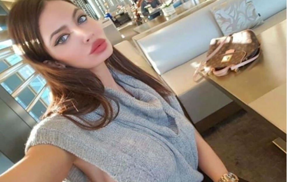 SORAJA NE PITA KOLIKO KOŠTA: Starleta ponosno nosi torbicu obloženu BISERIMA, a cena je VRTOGLAVO VISOKA! (FOTO) 