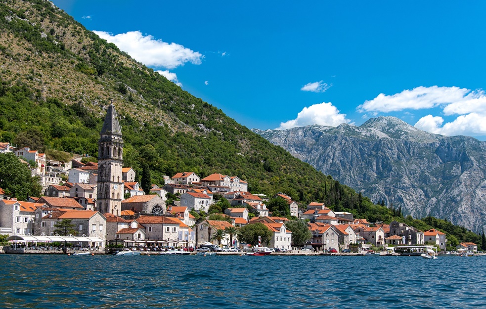 Uprkos koroni Crna Gore se sprema za TURISTE: Srbi im najviše NEDOSTAJU?