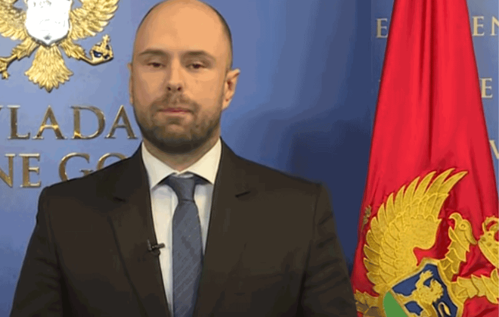 BIZARNO <span style='color:red;'><b>OPRAVDANJE</b></span> ŠEFA DIPLOMATIJE CRNE GORE: Verno podržava Milovu politiku, NEMA VRAĆANJA SRPSKOG AMBASADORA!  