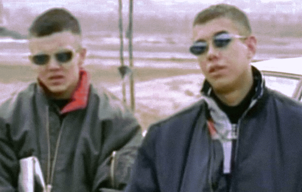 <span style='color:red;'><b>PINKI</b></span> I ŠVABA iz filma RANE izabrani su među 5.000 KLINACA, Mika Aleksić ih spremao za ULOGU! <span style='color:red;'><b>Pinki</b></span> je preminuo POD SUMNJIVIM OKOLNOSTIMA, a ovako su izgledali na AUDICIJI! (VIDEO)   