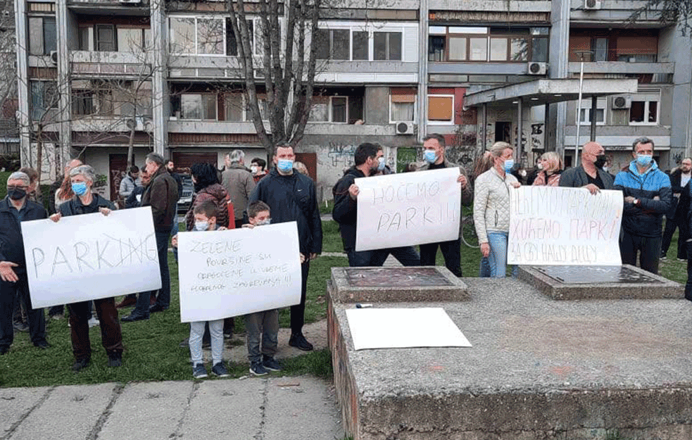 PROTEST U ZEMUNU: STANARI HOĆE <span style='color:red;'><b>PARK ZA DECU</b></span>, NEĆE PARKING I BETON! 