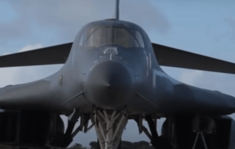 OVO JE PUTINOV 'NEVIDLJIVI' AVION: Najstroža RUSKA <span style='color:red;'><b>VOJNA TAJNA</b></span> konačno ugledala SVETLOST DANA! (VIDEO)  