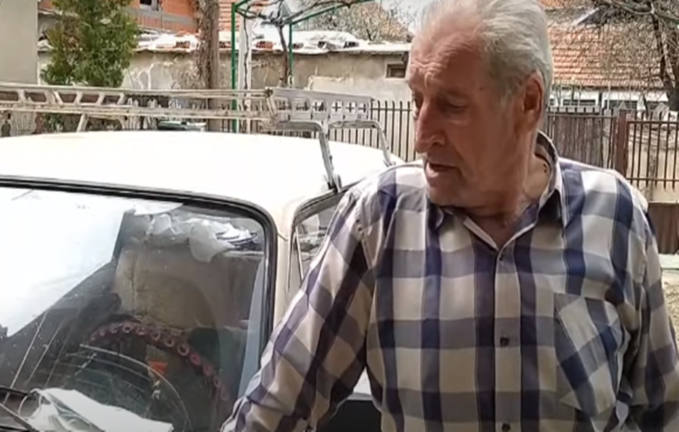Radomir iz Leskovca vozi isti automobil <span style='color:red;'><b>43 godine</b></span>: Zbog 'LADE' je išao čak do MOSKVE (VIDEO)