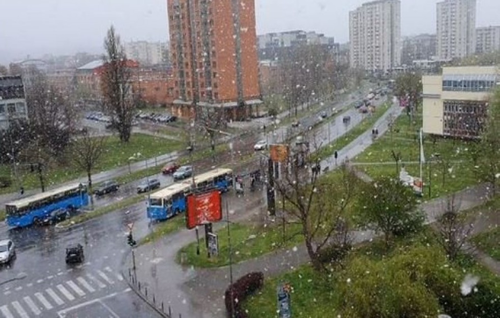 <span style='color:red;'><b>APRILSKI SNEG</b></span> ZAVEJAO NOVI SAD: Usred PROLEĆA vreme kao u decembru (VIDEO)  