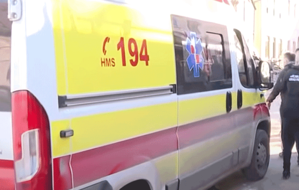 LAGAO DA IMA KORONU DA BI DOBIO <span style='color:red;'><b>BESPLATAN PREVOZ</b></span> OD HITNE: Muškarac se napio pa ZLOUPOTREBIO pandemiju i dobio ZATVORSKU KAZNU!  