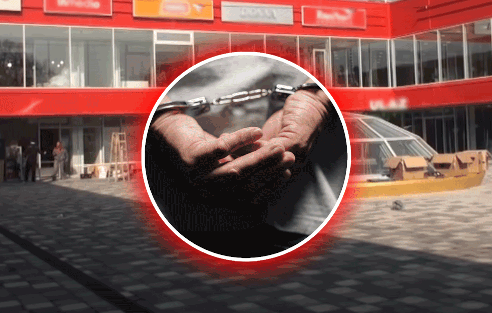 MANIJAK IZ TRŽNOG CENTRA OSTAJE U PRITVORU: Radnik obezbeđenja negirao krivicu pred sudijom, a evo šta je sudija odlučio! 