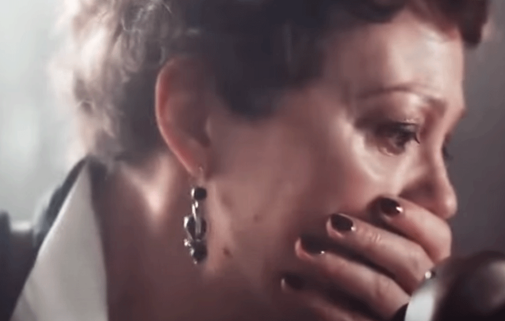 Poznata glumica preminula iznenada u 52. godini! Pamtićemo je po seriji koju smo svi obožavali (FOTO+VIDEO) 