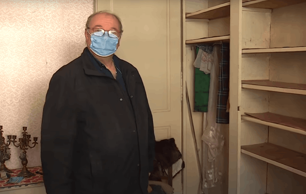 JEFTINO KUPILI KUĆU PA PRONAŠLI BOGATSTVO: <span style='color:red;'><b>Poluge</b></span> i zlatnici u teglama od džema