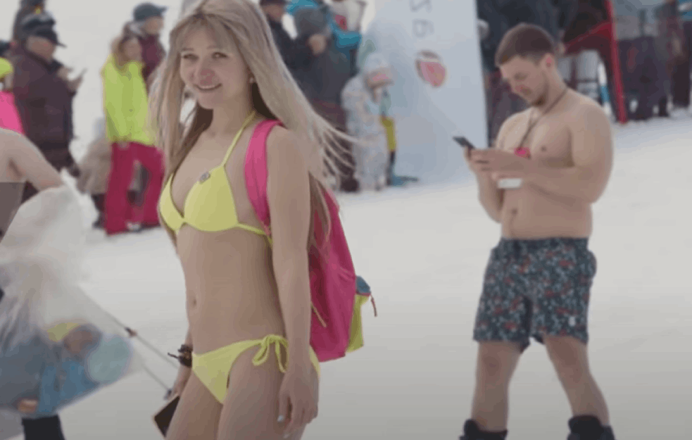 HILJADE <span style='color:red;'><b>POLUGOLI</b></span>H RUSKINJA I RUSA U HRABROM SLALOMU: Snimak od kog će vam zastati dah (VIDEO)