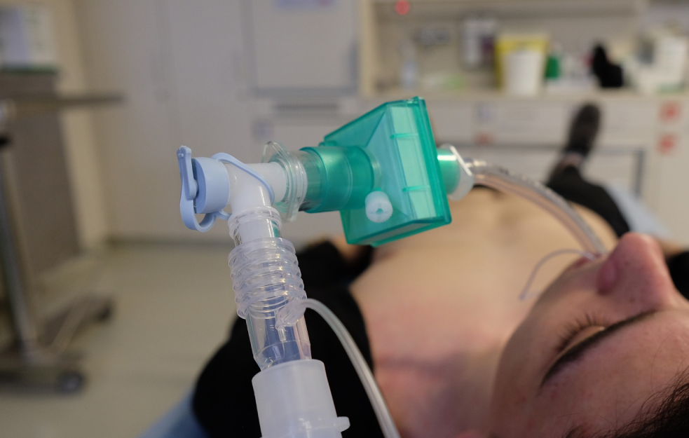 DEČAK IZ VLADIČINOG HANA OSTAJE NA RESPIRATORU: 'Njegovo stanje je stabilno, ali teško'