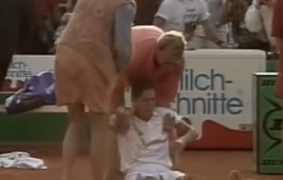 MONSTRUOZAN NAPAD KOJI JOJ JE UNIŠTIO KARIJERU: Pre tačno 28 godina izbodena <span style='color:red;'><b>Monika Seleš</b></span> 