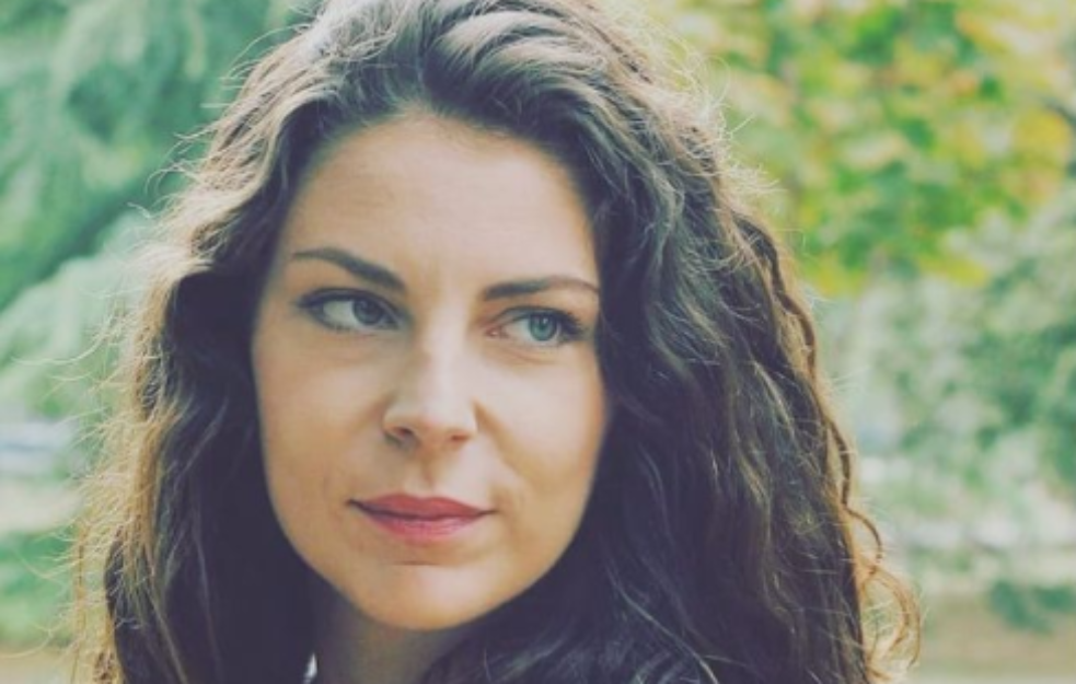 ĆERKA MIŠE JANKETIĆA ČEKA BEBU: Milica Janketić pokazala trudinčki stomak, nizali se komentari na društvenim mrežama (FOTO)
