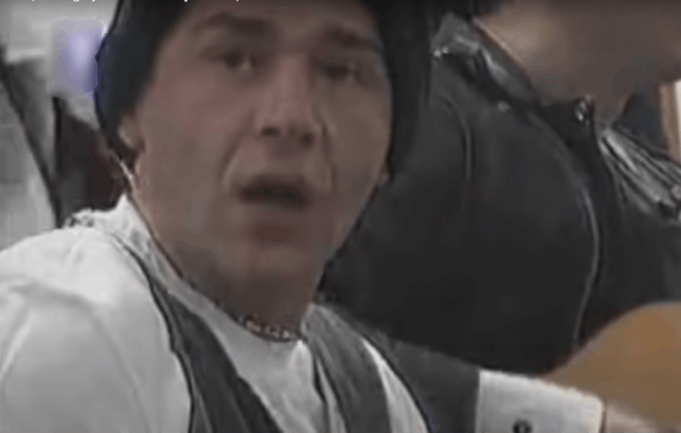 SEĆANJE NA <span style='color:red;'><b>GLOGI</b></span>JA KOJE JE USIJALO INTERNET: Kad Nebojša peva svima zastaje dah (VIDEO)