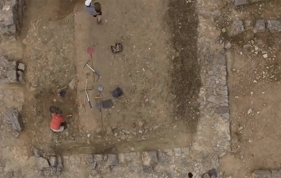 EPOHALNO OTKRIĆE NAUČNIKA: Grob star 80.000 godina pronađen u Africi, <span style='color:red;'><b>posmrtni ostaci</b></span> pripadaju trogodišnjem detetu! (VIDEO)