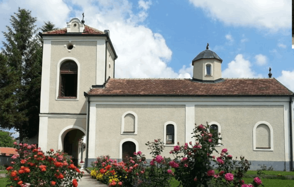 JOŠ JEDAN NAPAD NA SRPSKE SVETINJE NA KOSOVU I METOHIJI: Kamenovana crkva u Vitini