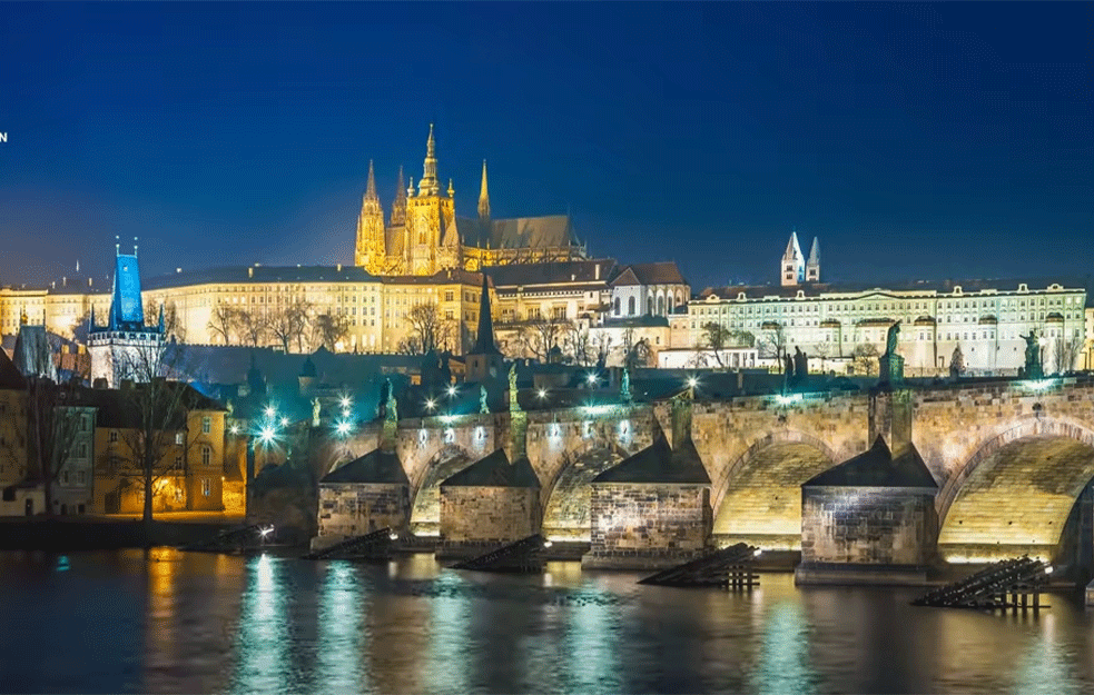 Neverovatni prizori iz Praga: 30.000 sveća za <span style='color:red;'><b>žrtve korone</b></span> (FOTO)