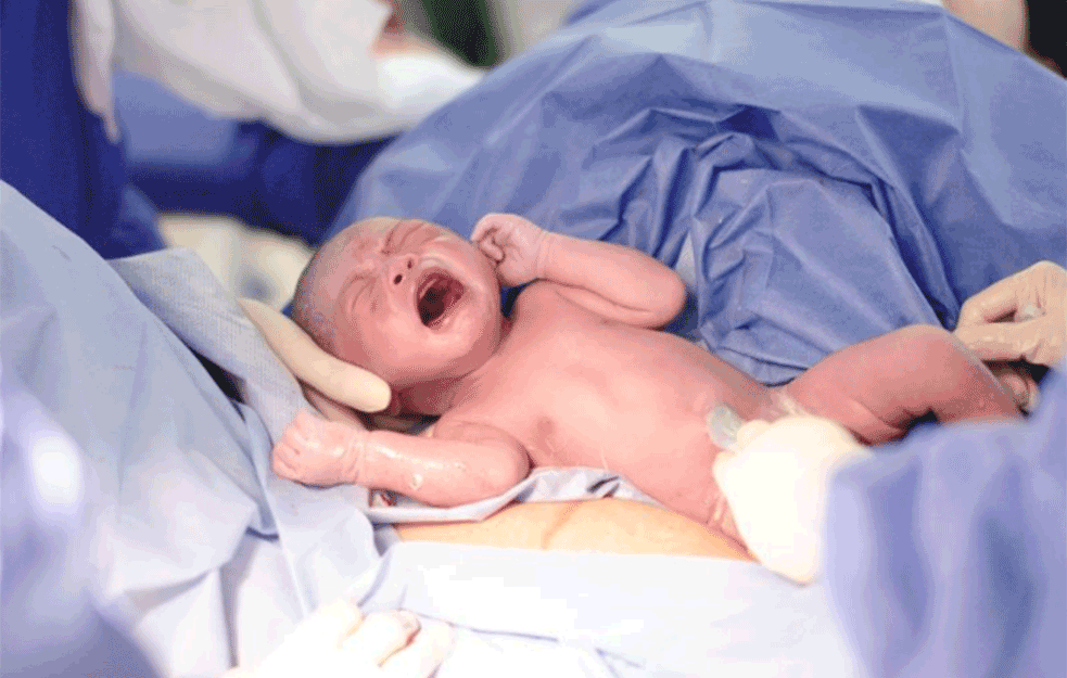 NAUČNICI SNIMILI PRVI BEBIN UDAH: Trenutak u kom novi život dolazi na svet! (VIDEO)  