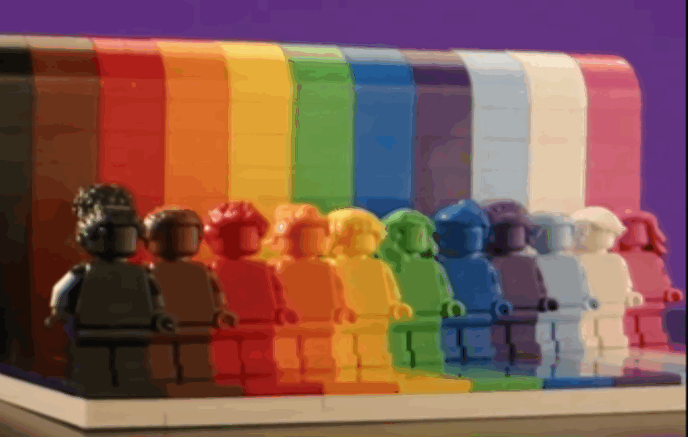 ČUVENI BREND IGRAČAKA LEGO NAJAVIO NOVINE: Prvi LGBT set imaće 11 figurica! (VIDEO)
