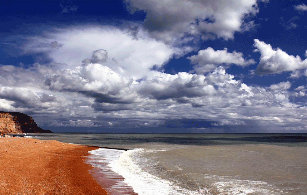 Na dve plaže u Engleskoj more izbacilo gotovo TONU KOKAINA: Drogu ’prevozili’ spasilački <span style='color:red;'><b>prsluci</b></span>!