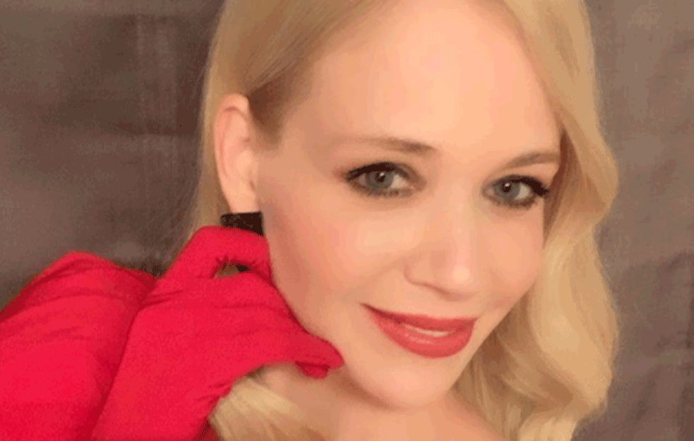 JELENA ROZGA IMA NOVOG DEČKA: <span style='color:red;'><b>Poznati KUVAR</b></span> osvojio SRCE pevačice! (FOTO) 
