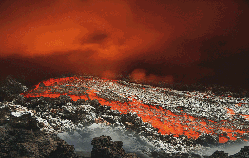 POTOCI LAVE PREPOLOVILI OSTRVO! <span style='color:red;'><b>Ruski kosmonaut</b></span> objavio neviđene slike: Ovako iz svemira izgleda ERUPCIJA VULKANA (VIDEO+FOTO)