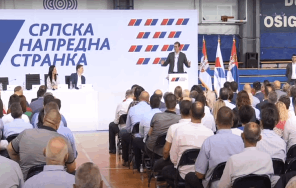 <span style='color:red;'><b>GLAVNI ODBOR</b></span> SNS JEDNOGLASNO PRIHVATIO ŠAPIĆA: Aplauz za ujedinjenje sa SPAS-om (VIDEO)