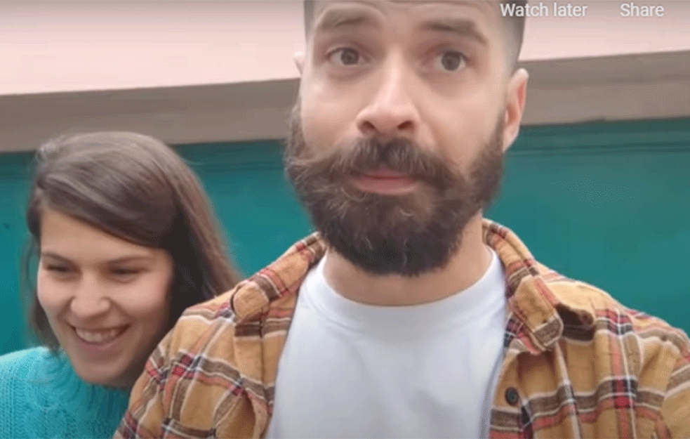 Njih šest u pet kvadrata na četiri točka! ANJA i STRAHINJA sa porodicom žive u <span style='color:red;'><b>kamper</b></span>u i žele da putuju SVETOM (VIDEO)