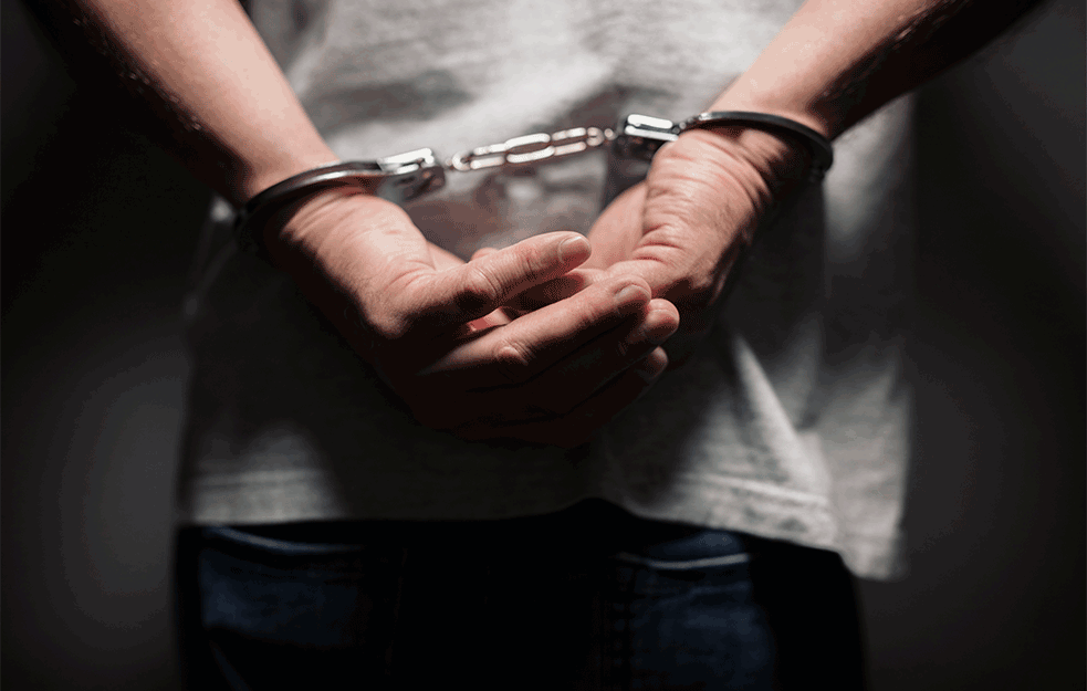 TUČA U KNEŽEVU: Uhapšen muškarac koji je DEMOLIRAO prostoriju u policijskoj stanici! 