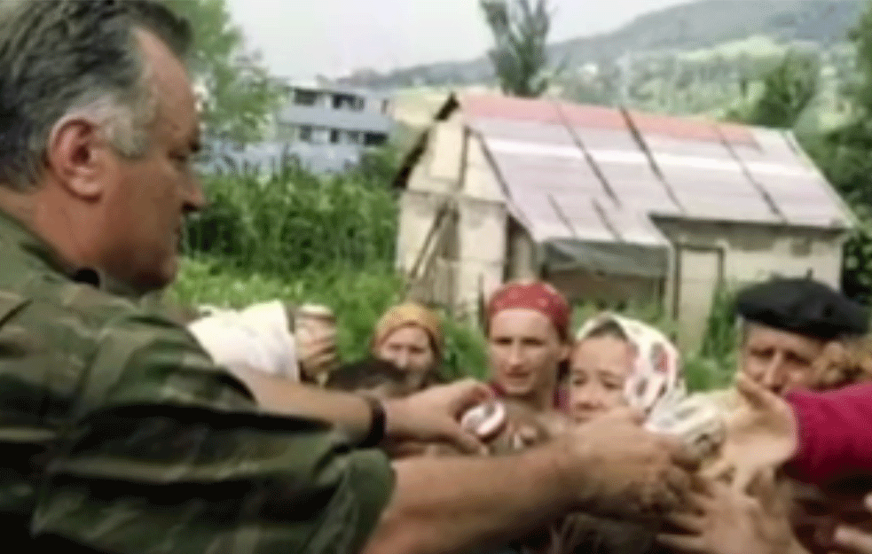 'J...M LI IM MATER!' Napeto u Kalinoviku, rodnom gradu Ratka Mladića, meštani presudu generalu pratili iz lokalne kafane, na ulicama samo nekoliko krava (VIDEO)
