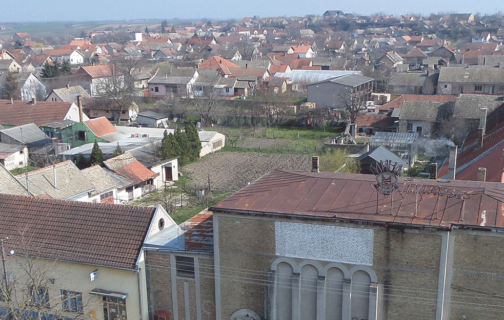 TUGA U FEKETIĆU NAKON ŠTO SU SE DEČACI UTOPILI U KANALU: Selo ne pamti ovakvu tragediju, PORODICE NEUTEŠNE!