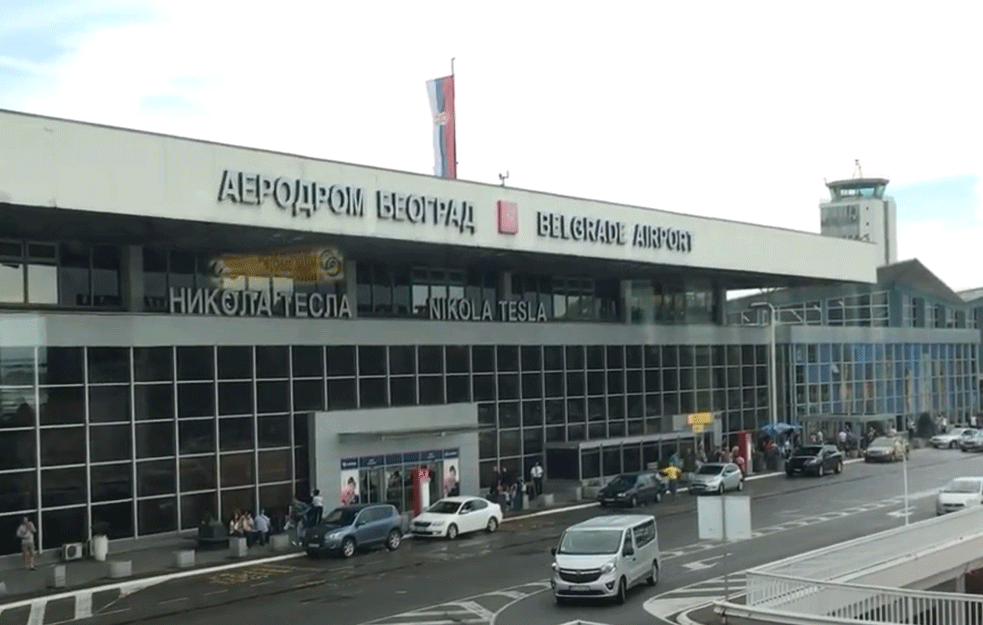 SAOBRAĆAJKA KOD AERODROMA 'NIKOLA TESLA': Ima povređenih!