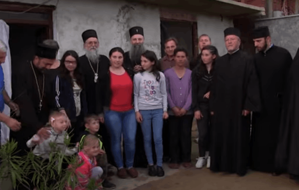 GLAS EKSKLUZIVNO! Oni su sa patrijahom Porfirijem gledali Noleta: Sve je bilo tiho, a onda je svetac ušetao u naš dom (FOTO)