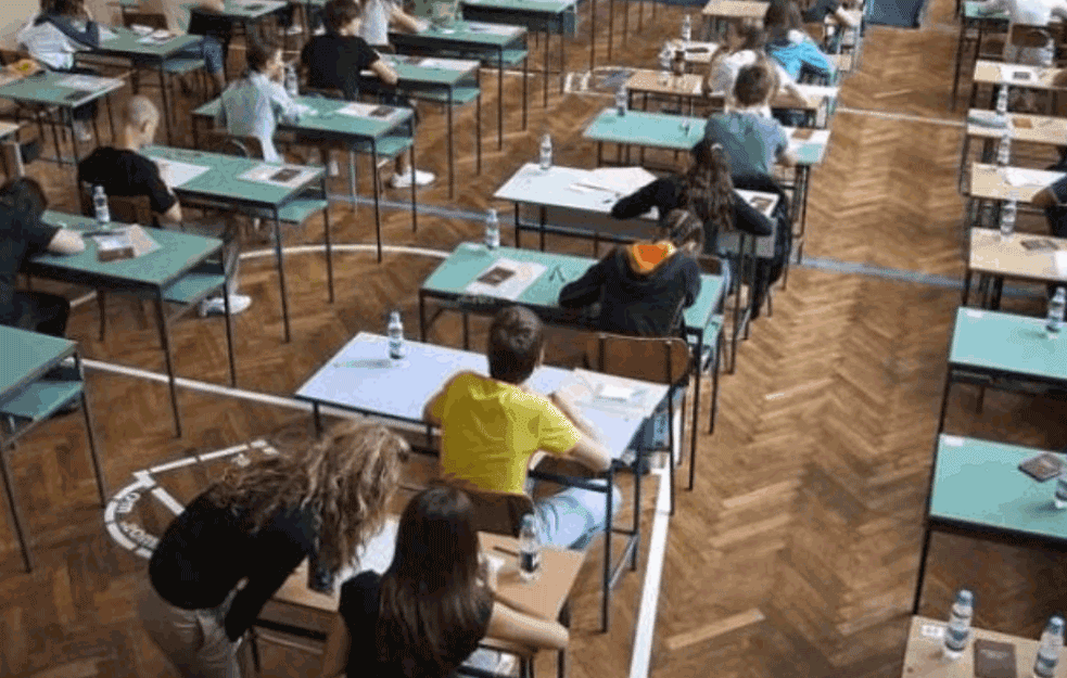 ZA OSMAKE DANAS POSLEDNJI DAN POLAGANJA MALE MATURE: Rade zadatke iz KOMBINOVANOG testa, a ovako će sankcionisati UČENIKA koji je pokušao da PREPIŠE srpski!  