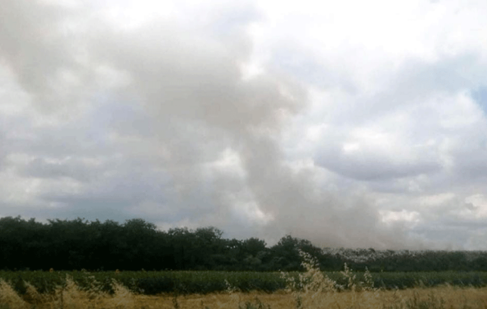 VANREDNA SITUACIJA U POŽAREVCU: Gradska deponija GORI već dva dana (FOTO)