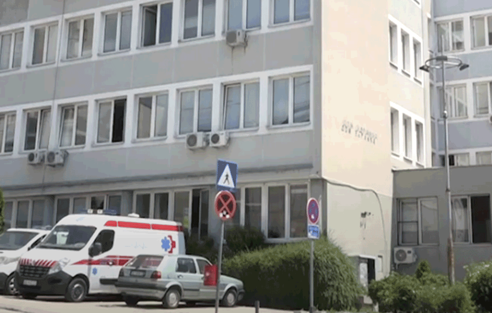 KRV PO CENTRU UŽICA: Jeziv prizor šokirao prolaznike! (VIDEO)