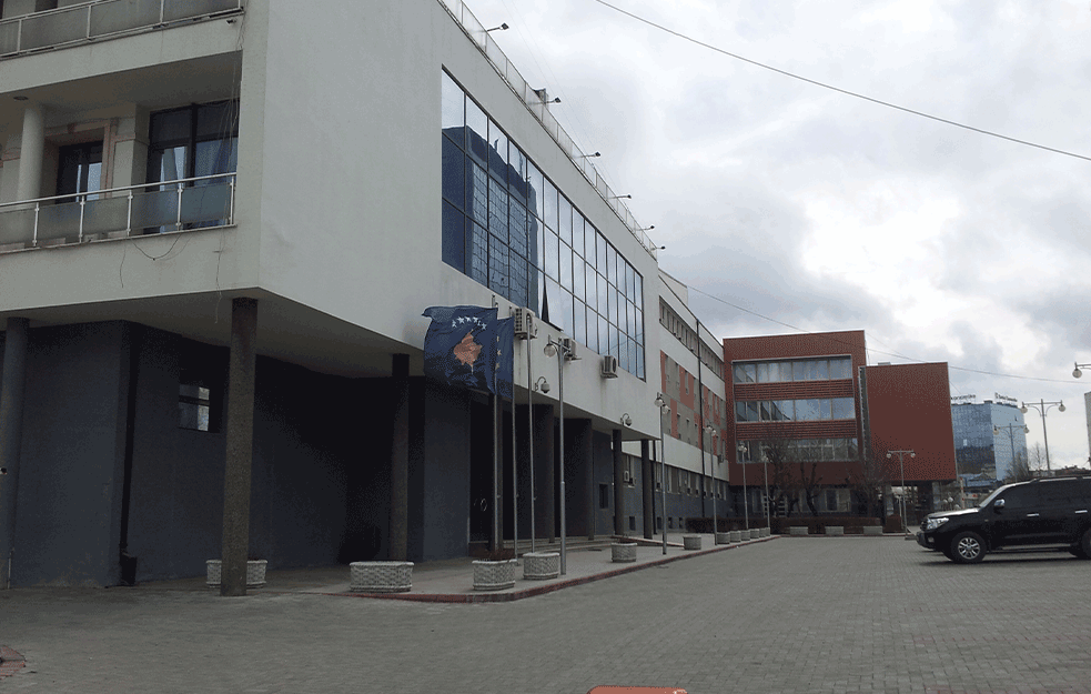 NAČISTO IZGUBILI KOMPAS! U "skupštini" donose lažne deklaracije PROTIV SRBA