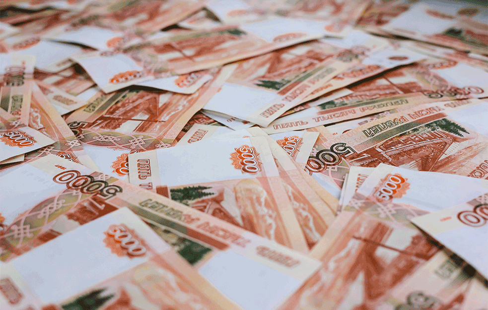 RUS PREKO NOĆI POSTAO MILIONER: Trošio ENORMNE sume novca, a evo zašto je završio u ZATVORU! 
