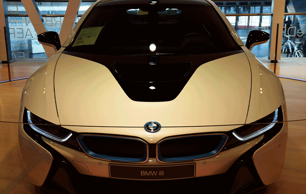 Zanimljivosti o BMW-u, njegovim <span style='color:red;'><b>karakteristika</b></span>ma, logu i ostalim istorijskim činjenicama