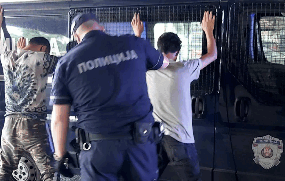 POLICIJSKA AKCIJA U BEOGRADU: Privedeno 110 ILEGALNIH MIGRANATA, sprovedeni u centar u Preševu! 

