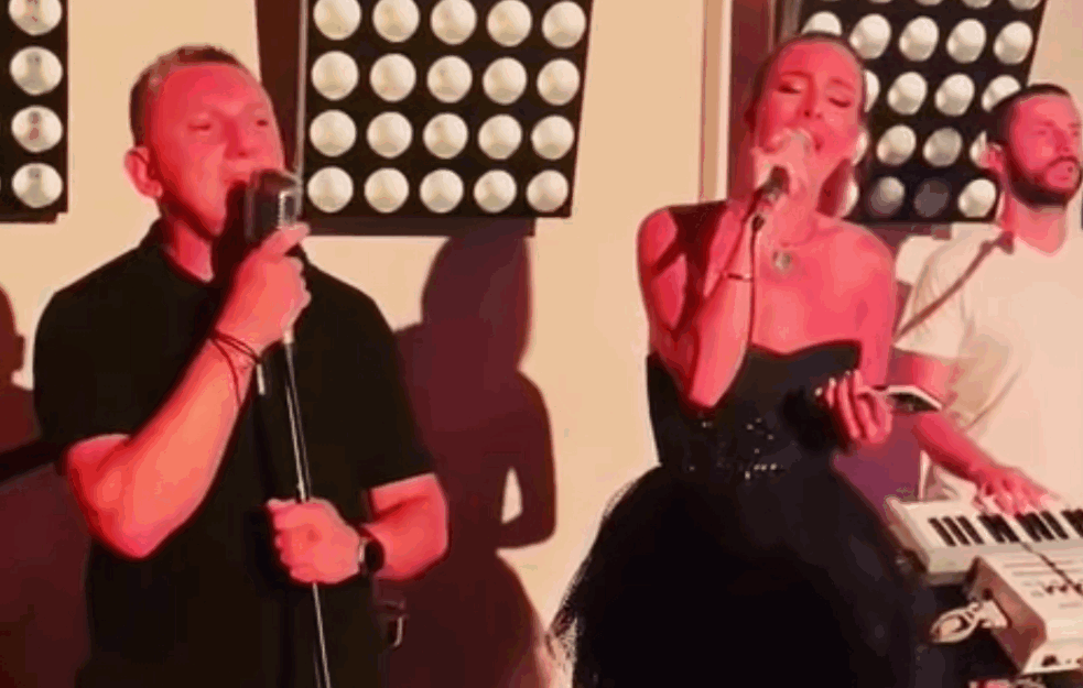 ANASTASIJA RAŽNATOVIĆ I ŠAKO POLUMENTA ZAJEDNO NA BINI: Otpevali ČUVENI HIT i doveli atmosferu do USIJANJA! (VIDEO) 

