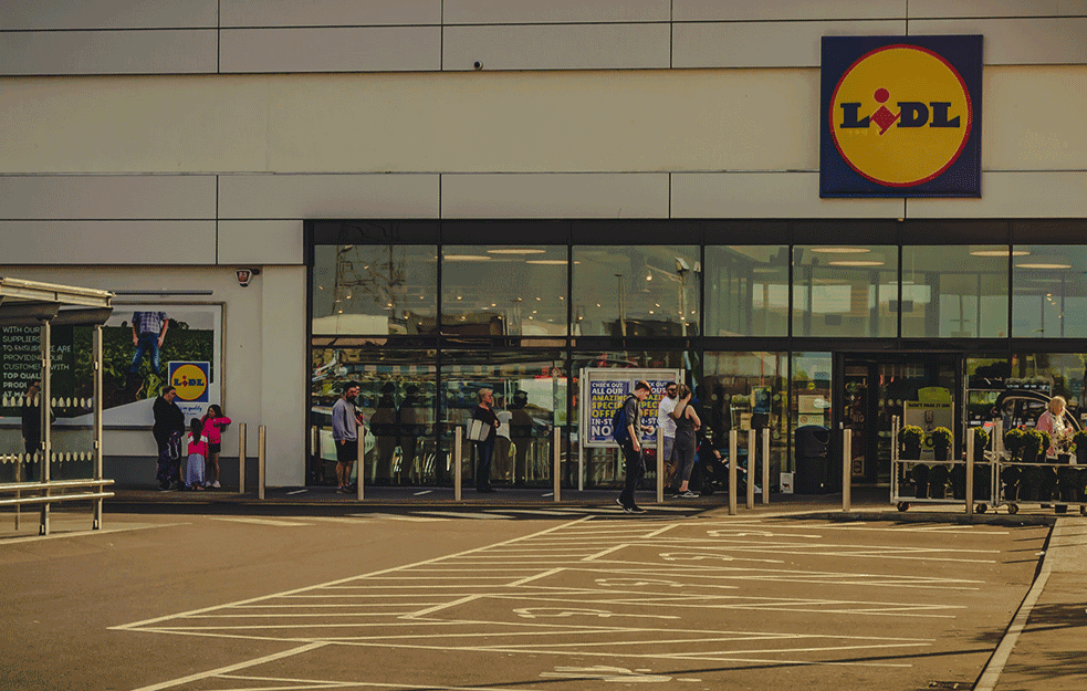 NEČUVENA PREVARA! Lidl u Srbiji prodaje vodu umesto mleka (FOTO+VIDEO)