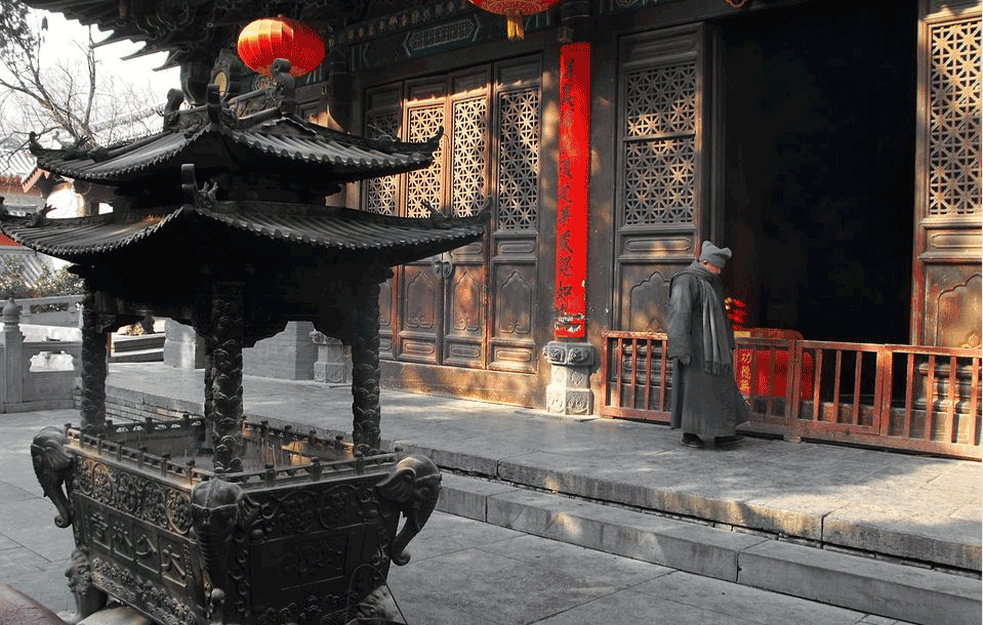 OBRISALA IH POPLAVA! Manastiru Šaolin nije pomogao kung-fu! (VIDEO)
