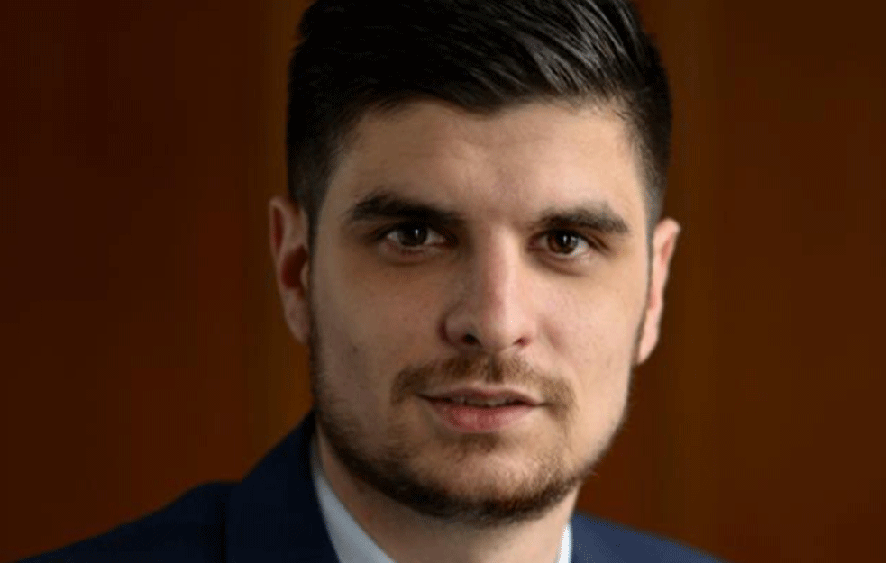 ČESTITKE 'GLASA JAVNOSTI' SINU GENERALA MILIVOJA MIRKOVA, BOŠKU MIRKOVU: Srpski patriota i <span style='color:red;'><b>humanista</b></span> postao OTAC! 