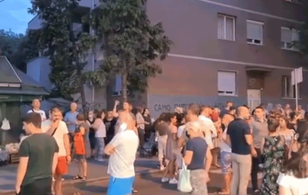 NASTAVLJAJU SE PROTESTI NA KARABURMI: Bahati vozač se brani sa slobode ODLUKOM sudije Đerić , građani BESNI, a evo detalja o jednom od POGINULIH! 