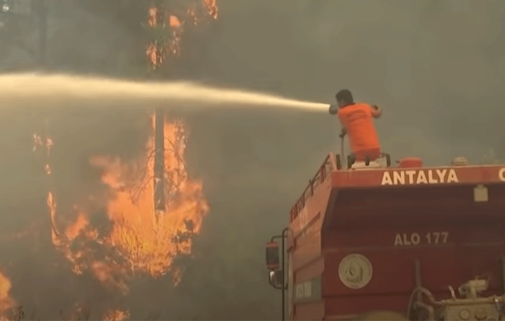 <span style='color:red;'><b>AMBASADA SRBIJE</b></span> U TURSKOJ: Naši turisti EVAKUISANI iz hotela (VIDEO)