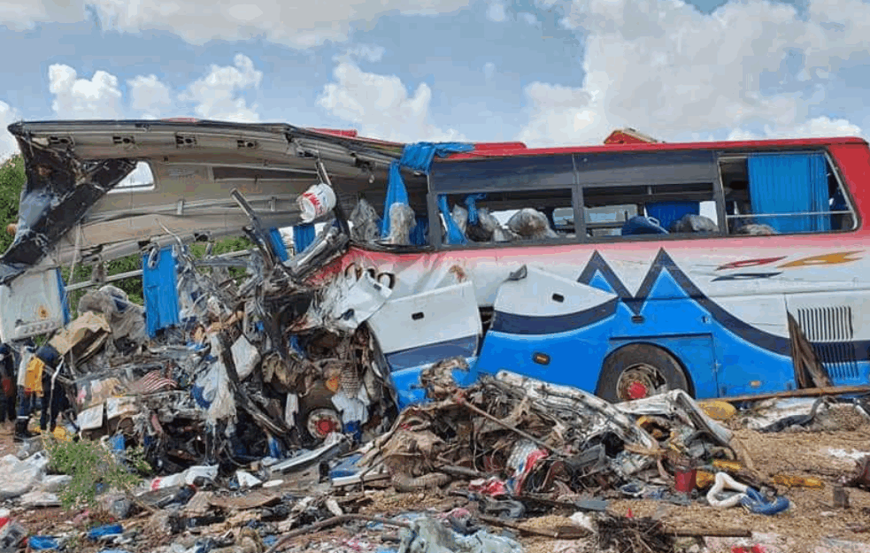 TRAGEDIJA U MALIJU: U udesu autobusa POGINULO 37 osoba! (FOTO) 

