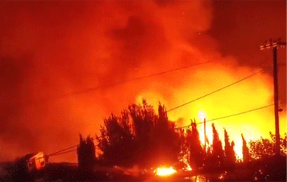 APOKALIPTIČNI PRIZORI U GRČKOJ! Vatra spržila ostrvo (FOTO+VIDEO)