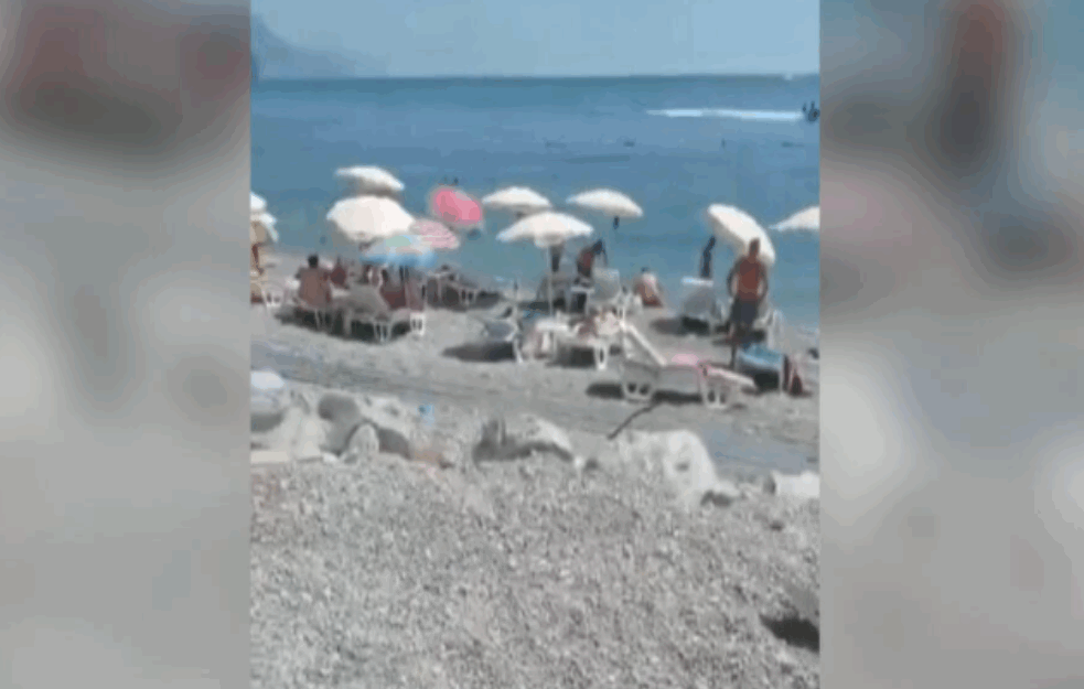 HIT SNIMAK! RUČAK NA PLAŽI: Turisti u NEVERICI! (VIDEO)